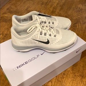 New Women’s NIKE Lunar Empress Golf Shoes. Size 6